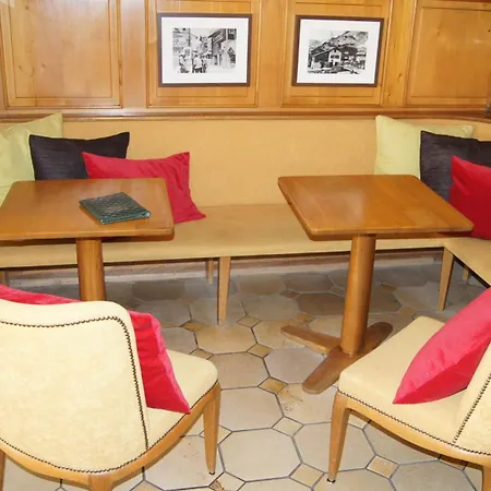 Hotel Alpina 2*